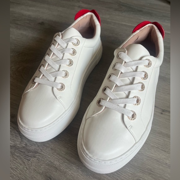 NWB/NWT Betsey Johnson White Sneakers with Red Heart heel Presley - Picture 9 of 11